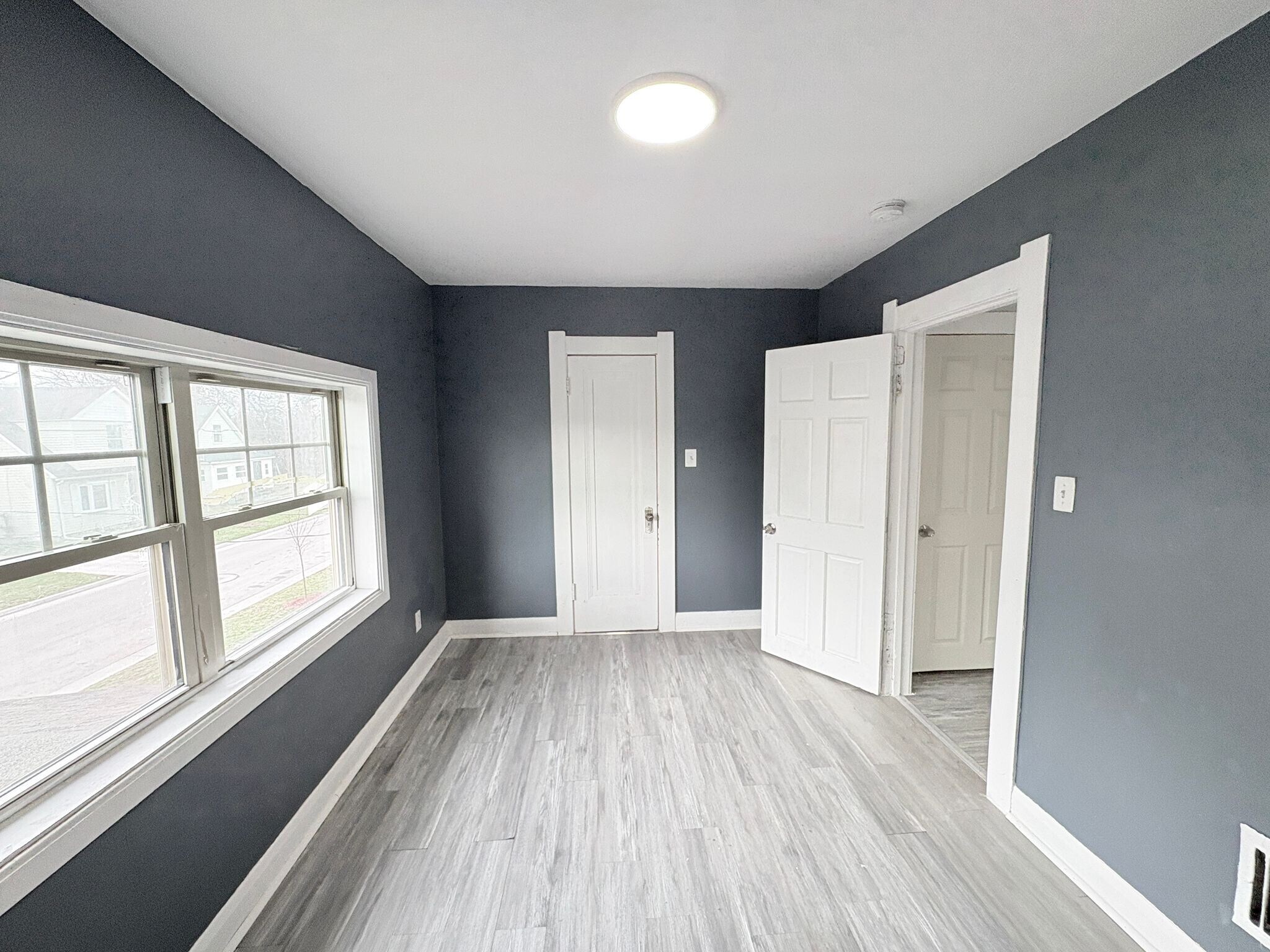 Building Photo - 932 Waverly Ave