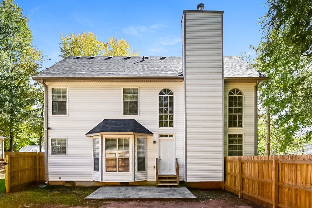 Building Photo - 1374 Buckingham Dr