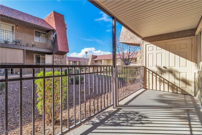 Building Photo - 5009 Indian River Dr