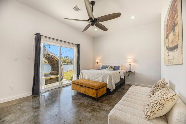 Building Photo - 475 Pinnacle