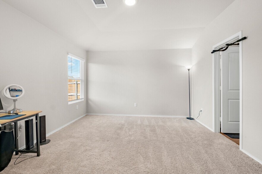 Building Photo - 5824 Brocade Dr