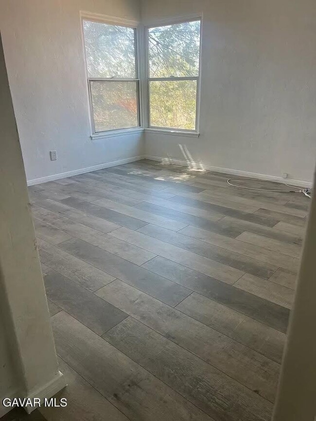 Building Photo - 205 W Lancaster Blvd