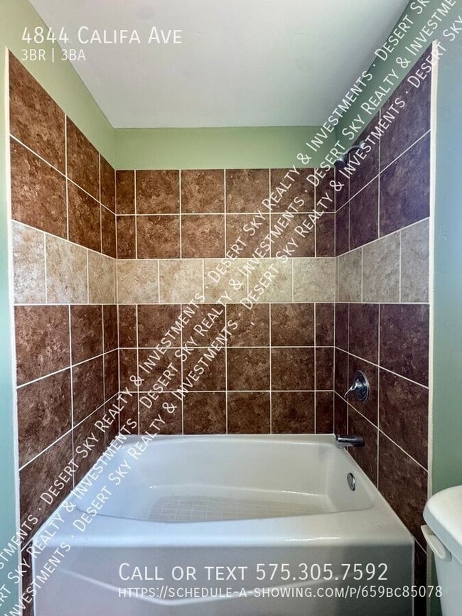 Building Photo - 4844 Califa Ave