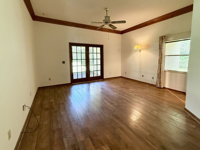 Building Photo - 124 Estates Cir