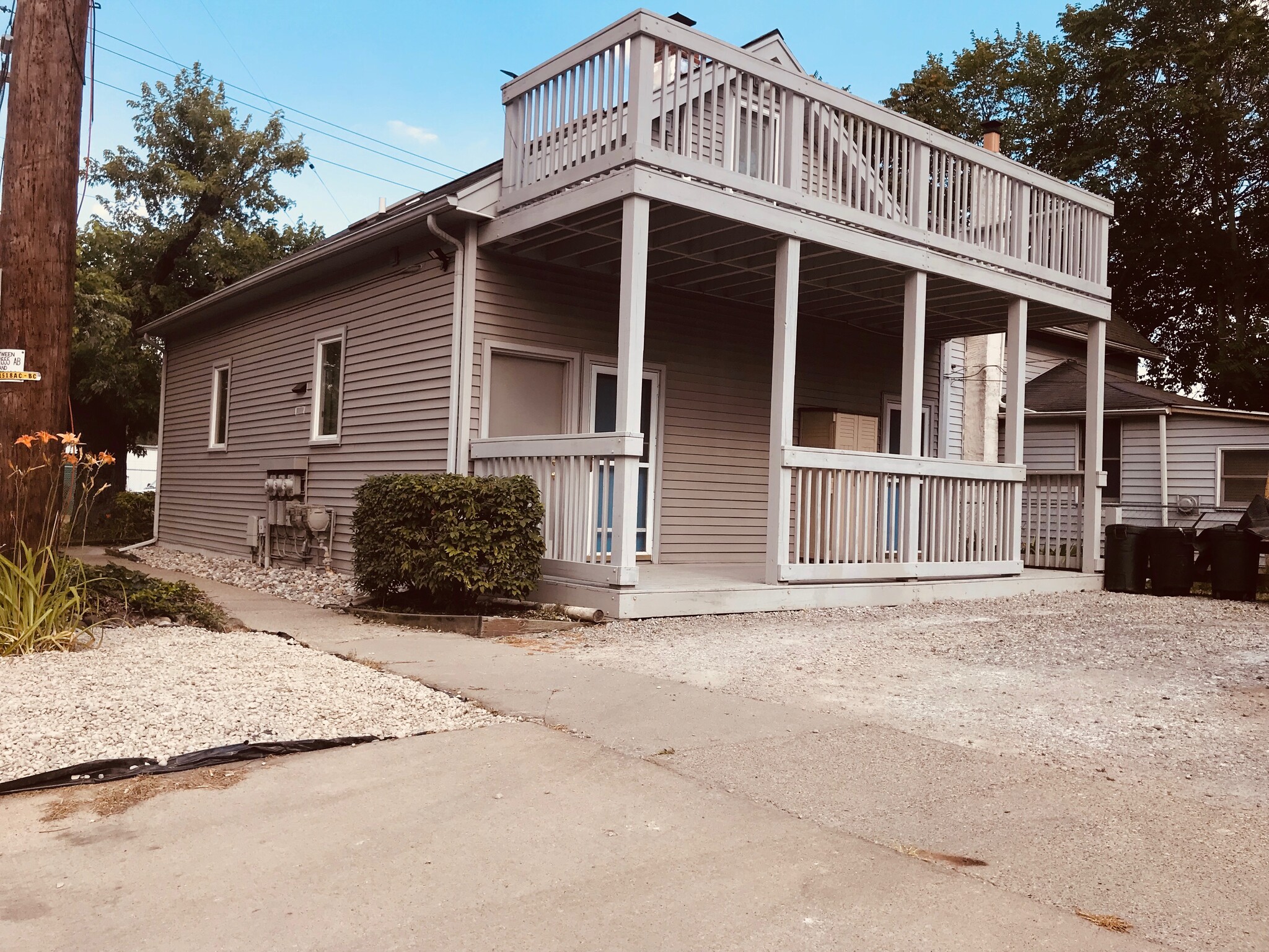 Building Photo - 635 N Huron St