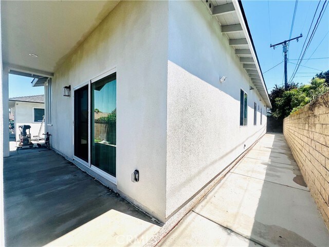 Building Photo - 1704 E Vine Ave