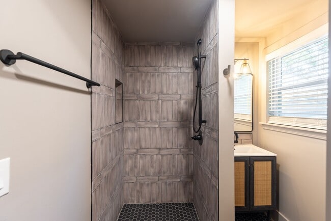 Building Photo - $300 OFF April Rent! Stylish Upstairs 1BR in Historic District