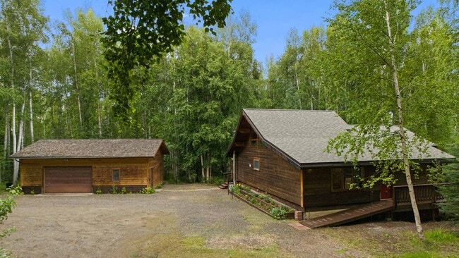 Building Photo - 726 Goldfinch Rd