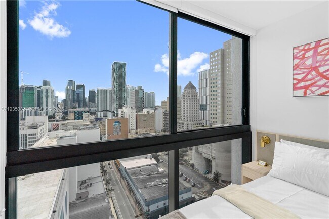 Building Photo - 225 N Miami Ave