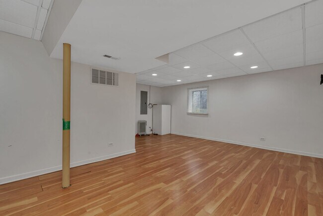 Building Photo - 2636 Whitehall Ln