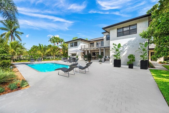 Building Photo - 461 Poinciana Dr
