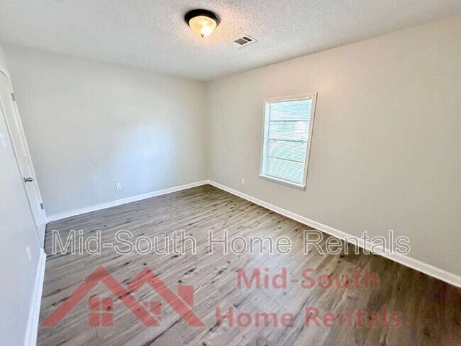 Building Photo - 2622 Whitman Ave