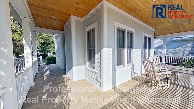 Building Photo - Exquisite Executive Home in Autumn Hall