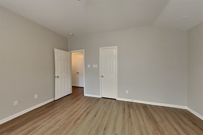 Building Photo - 10 Windswept Oaks Pl