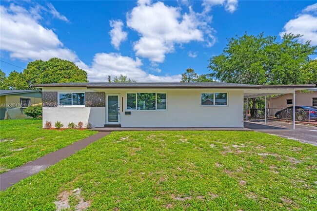 Building Photo - 741 NW 175th Dr