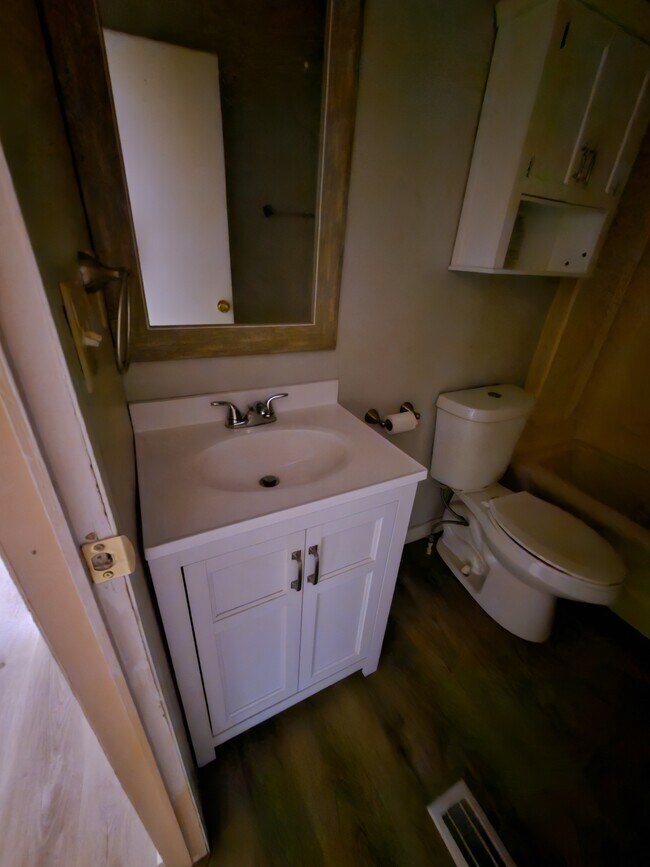 Building Photo - 2519 Openview Dr