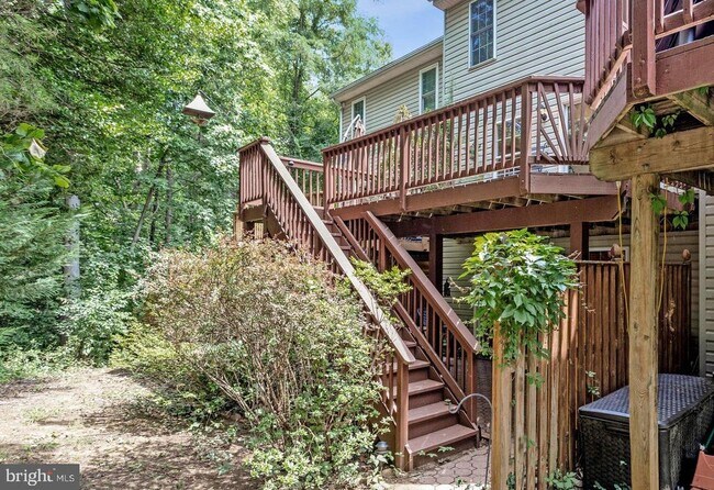 Building Photo - 616 Bellerive Ct