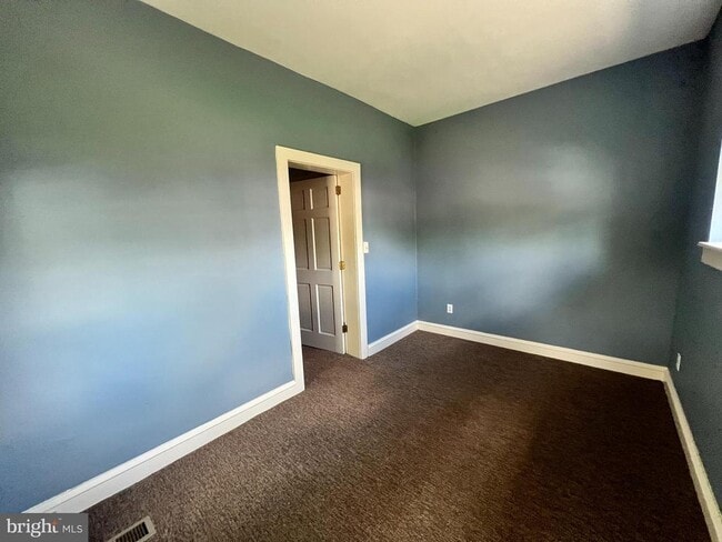 Building Photo - 7630 Cheltenham Ave