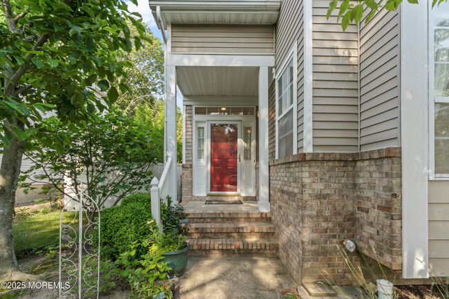 Building Photo - 5 Mulberry Ln