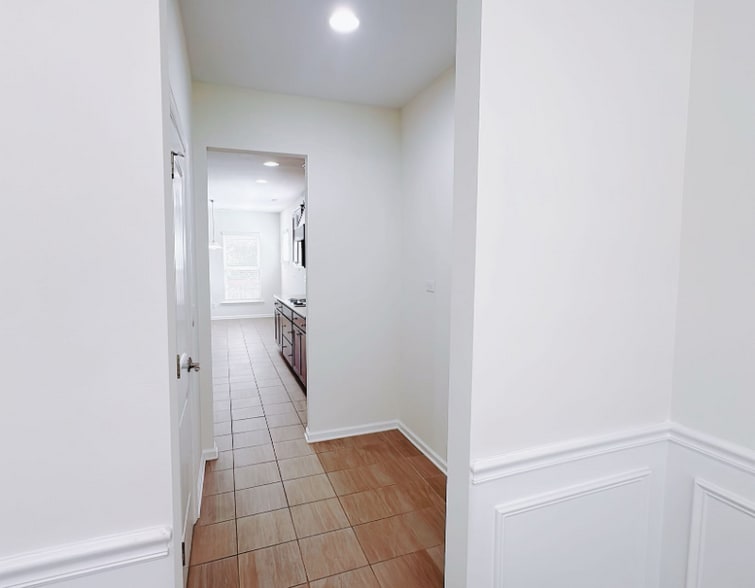 Building Photo - 1605 Kythira Dr