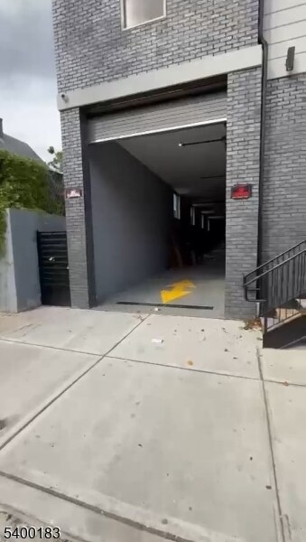 Building Photo - 197 12th Ave