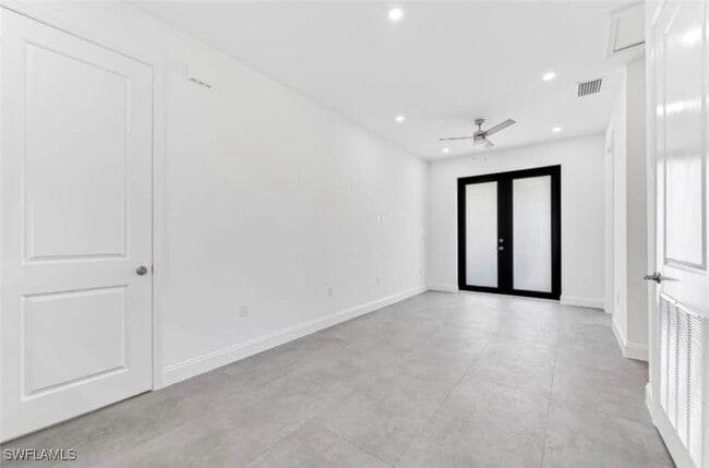 Building Photo - 11671 Pawley Ave