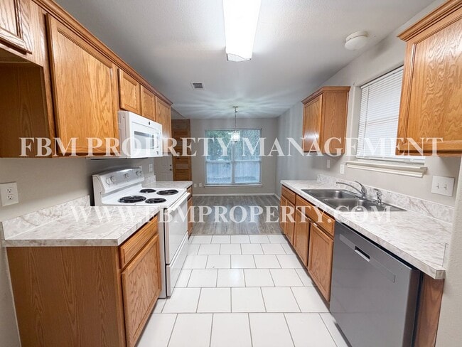 Building Photo - 3008 View Ln