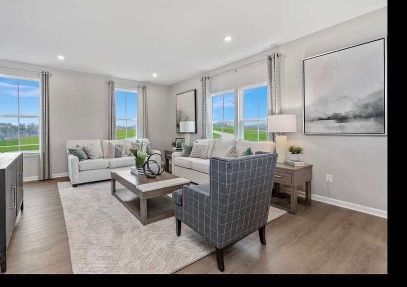 Building Photo - 107 Leah Dr