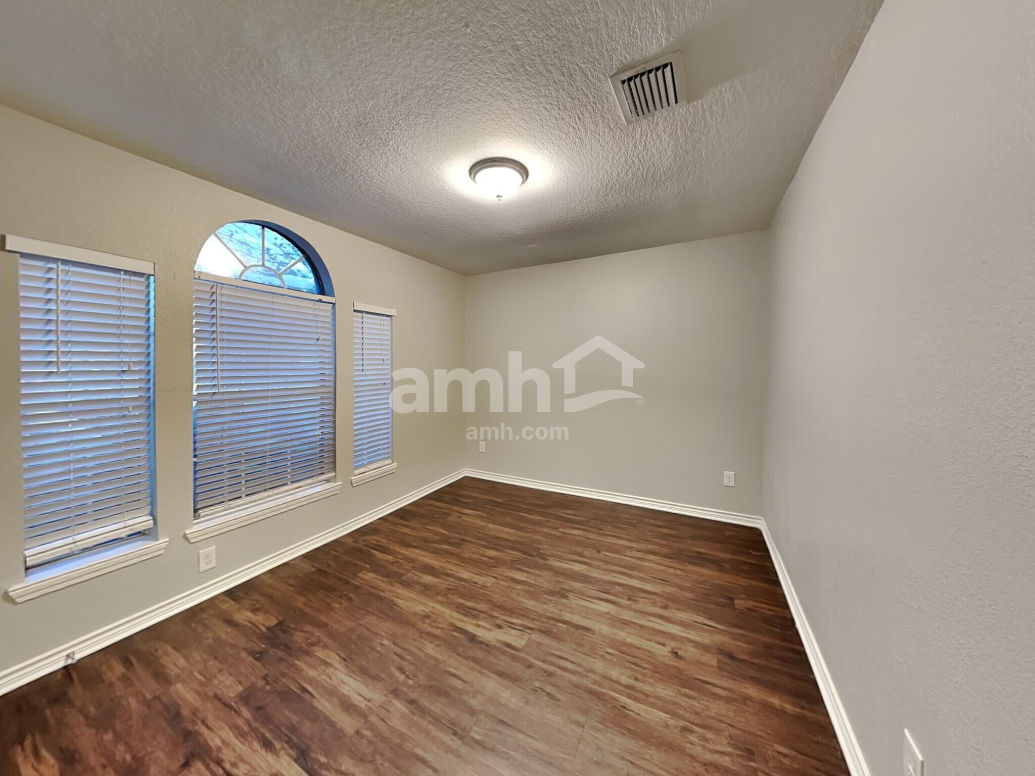 Building Photo - 5010 Chase Mountain Dr