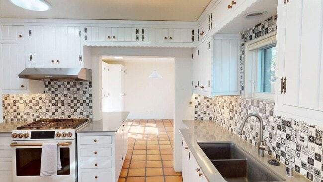 Building Photo - This historic South Capitol home with incr...