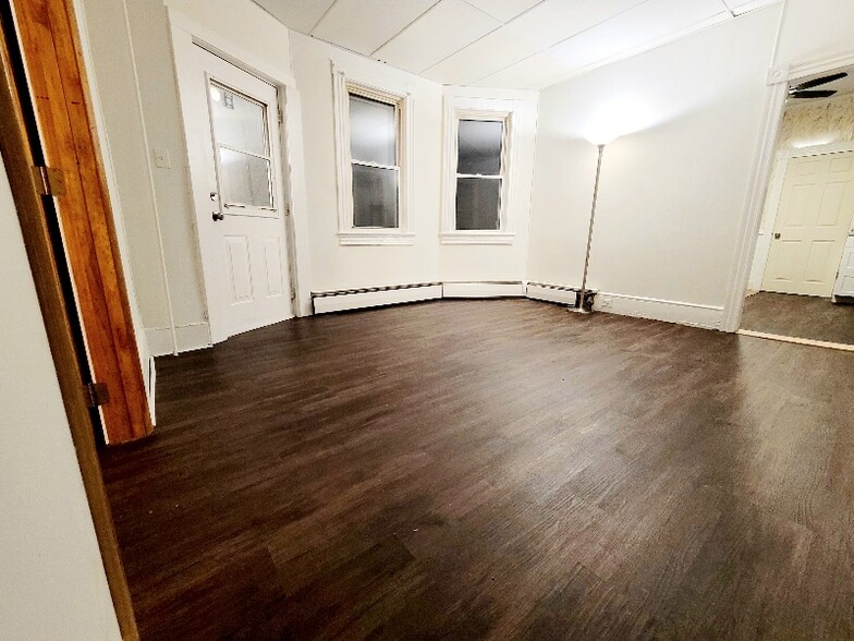 Building Photo - 1312 N Washington St