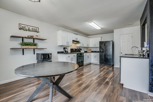 Building Photo - 5619 Red Canyon