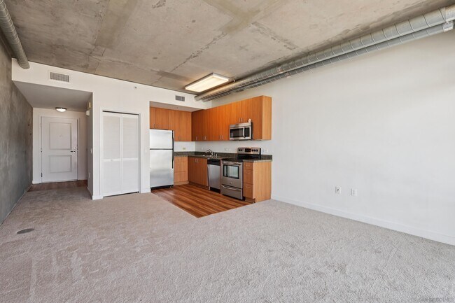 Building Photo - 1080 Park Blvd