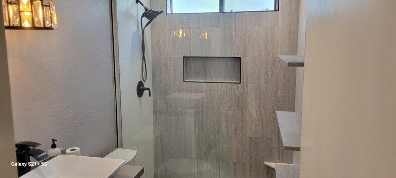 Building Photo - 4233 Fairhaven Ave