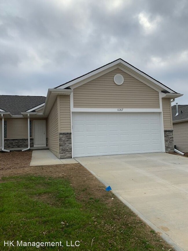 Building Photo - 4 br, 4 bath House - 1051 N 170th Ave