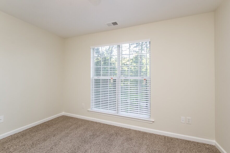 Building Photo - 212 Browning Cir
