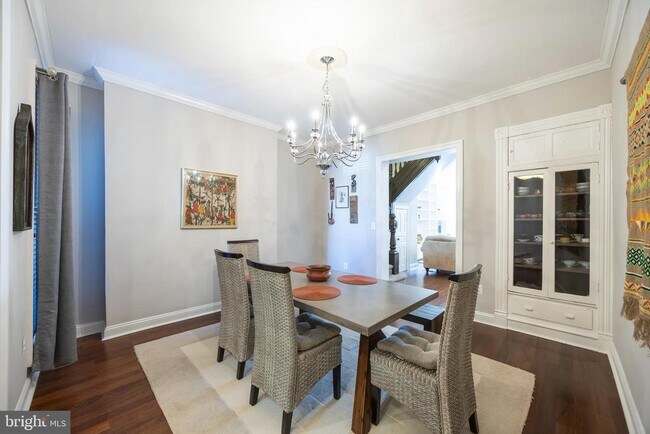 Building Photo - 314 E 22nd St