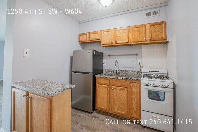 Building Photo - 1250 4th St SW