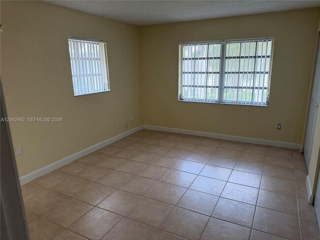 Building Photo - 8600 SW 109th Ave