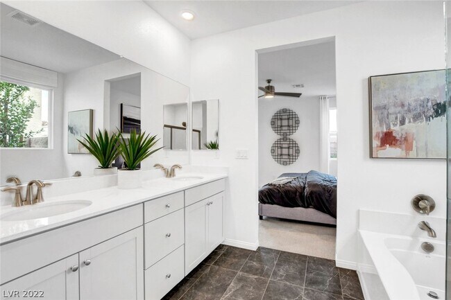 Building Photo - 7586 Lush Oasis Ave.