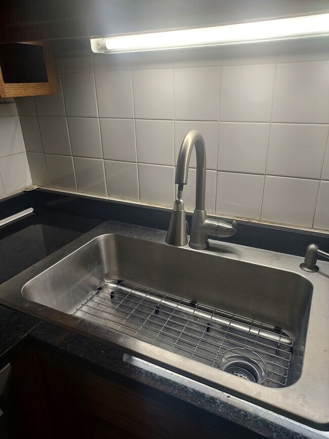 Building Photo - 3453 NW Thurman St