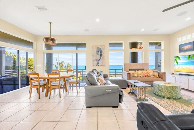 Building Photo - 2775 Jimmy Buffett Mem Hwy