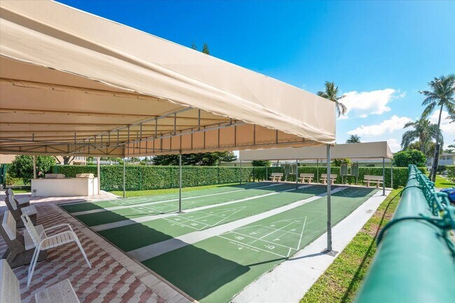 Building Photo - 1111 Boxwood Dr