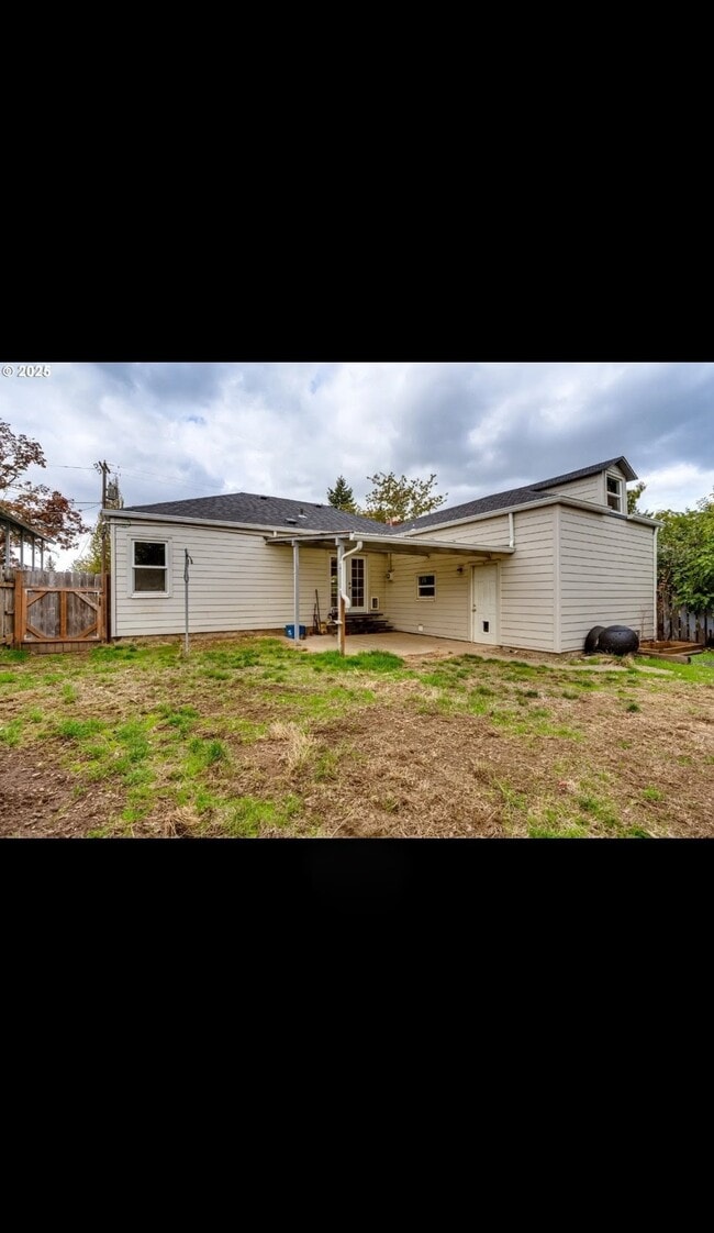 Building Photo - 155 N McKinley St