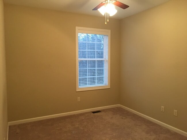 Building Photo - 3 Bedroom, 3 1/2 Bath Condo