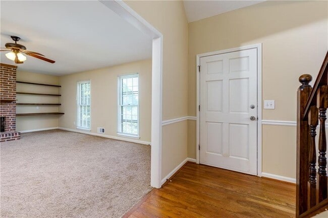 Building Photo - 2890 Carrollton Ct