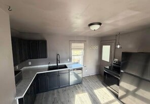 Building Photo - 22 Summer St