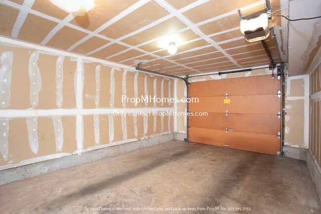 Building Photo - Fantastic Spacious Two Bedroom Multiplex U...