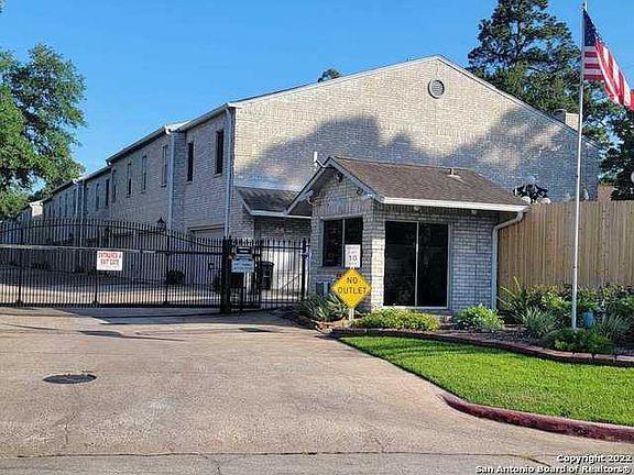 Building Photo - 17573 Red Oak Dr