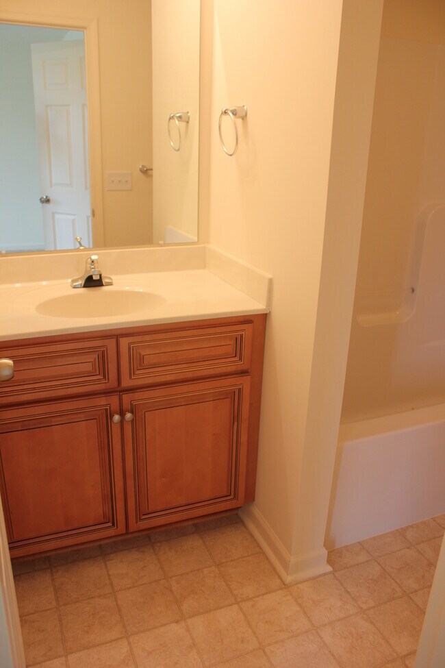 Building Photo - 2 Master Suite Townhome for Rent